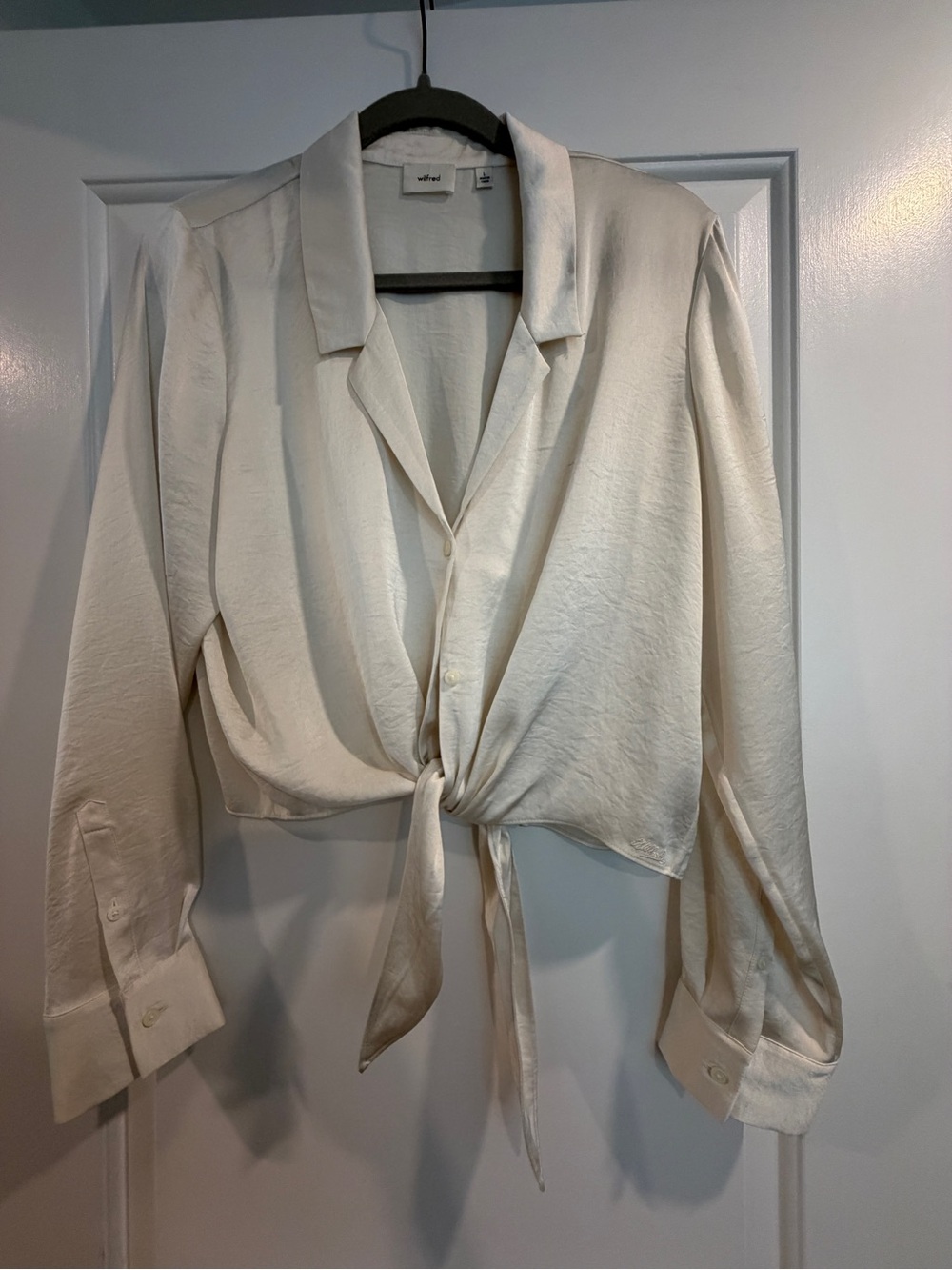 Wilfred (Aritzia) sat in front the blouse